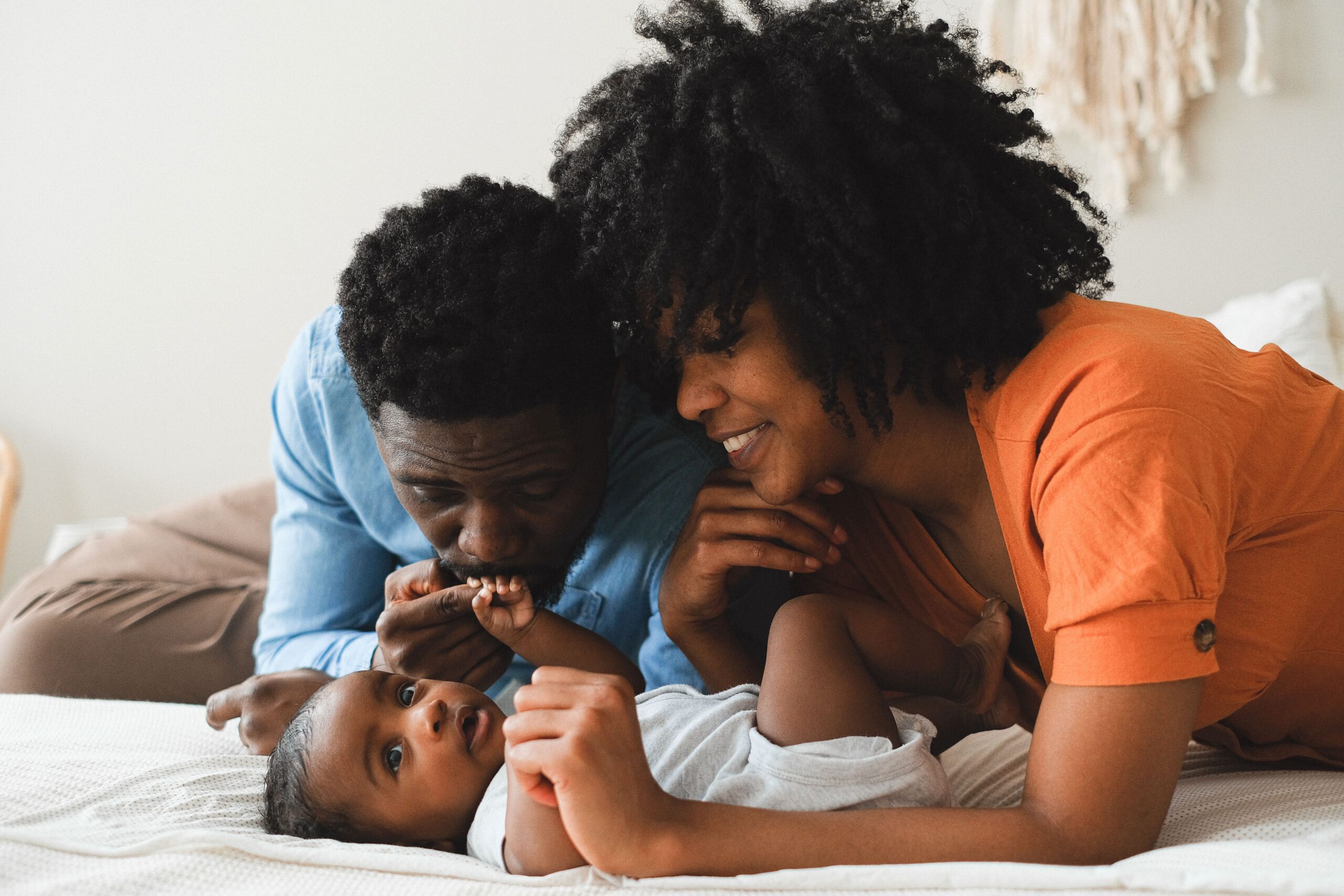 pexels-shvetsa-11369378 (1) family with infant